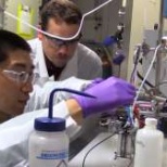 Ученые случайно превратили CO2 в возобновляемый источник энергии. ВИДЕО